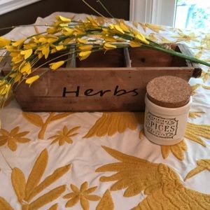 🔴🔴Super Cute Herb Garden, Spice Jar and floral